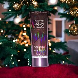 Victoria's Secret Velvet Petals Candied Fragrance Lotion